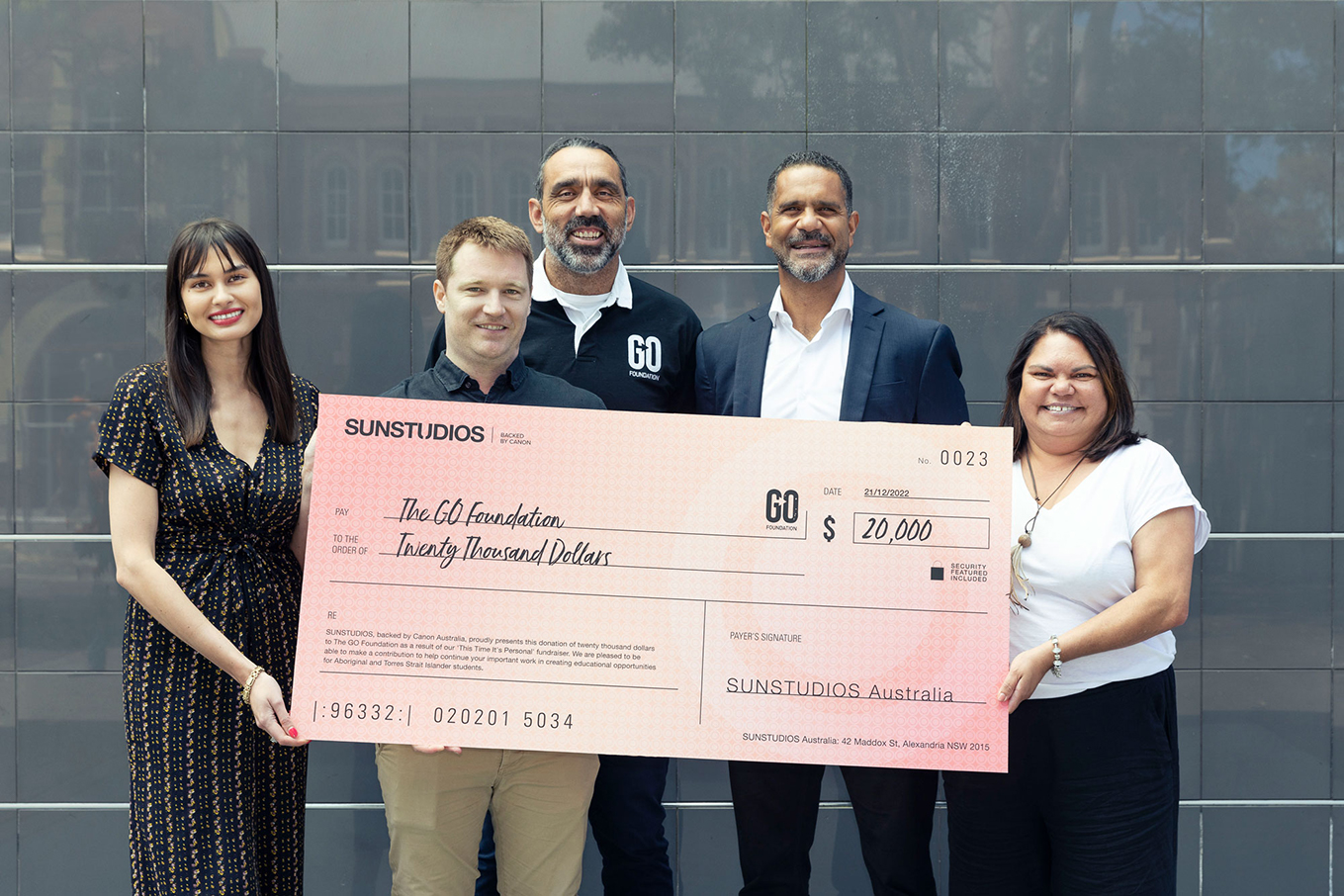 L-R: SUNSTUDIOS’ Jessica Donovan and Luke Harrison presenting the cheque to GO Foundation Co-Founders Adam Goodes and Michael O’Loughlin, and GO Founder CEO Charlene Davison