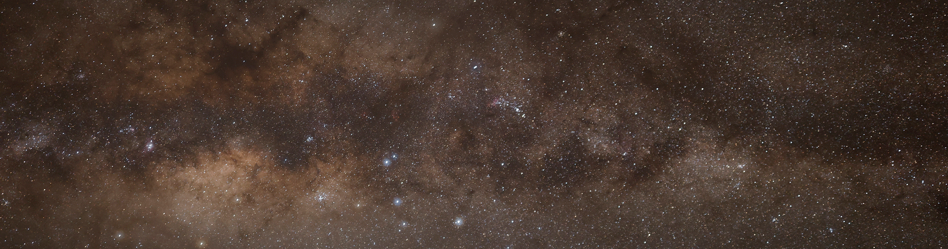 high-iso-astrophotography-image-of-the-milky-way-shot-with-canon-mirrorless