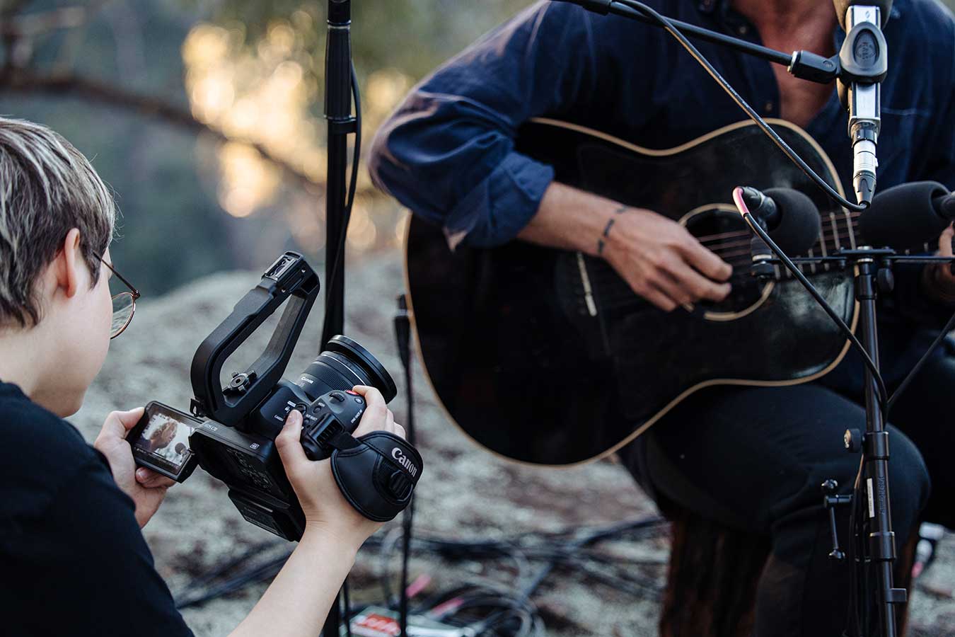 dop-kate-cornish-filming-kim-churchills-live-clip-with-the-canon-eos-c70-in-bushland-setting