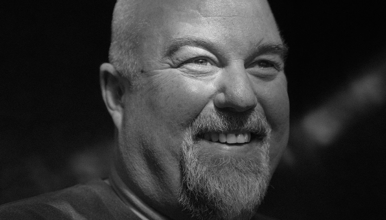 black-and-white-portraits-of-scott-osborn-close-up-with-light-in-his-eyes