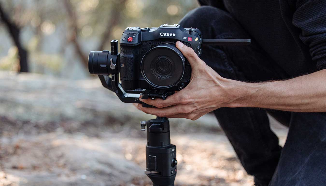 the-canon-eos-c70-with-lens-on-gimbal-hand-focusing