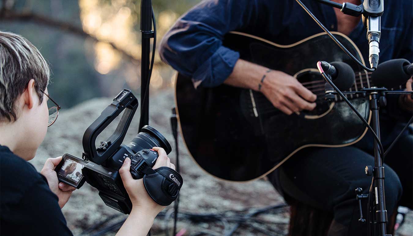 director-of-photography-kate-cornish-tests-canons-new-eos-c70-filming-musician-kim-churchill-in-bushland-setting