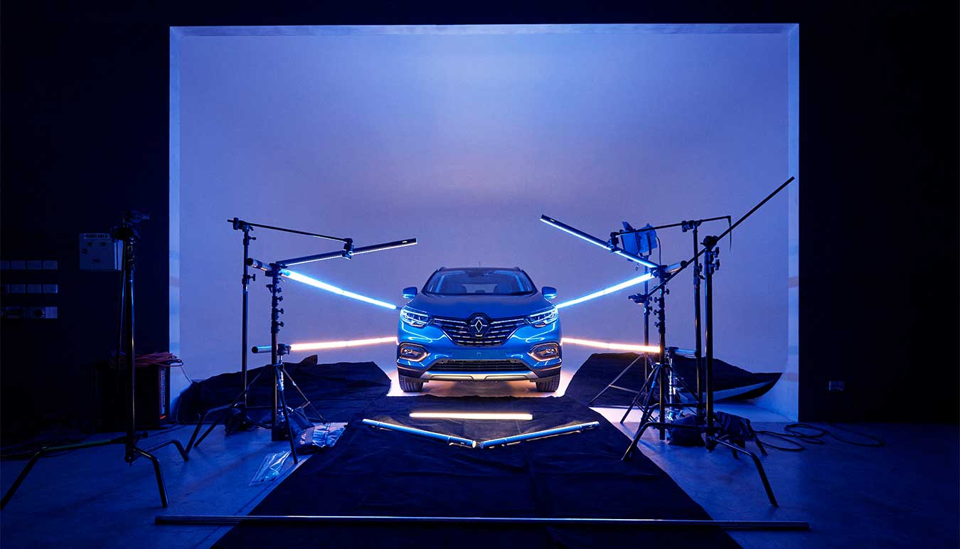 renault-kadjar-car-behind-the-scenes-shot-lit-by-titan-tubes-by-isamu-sawa